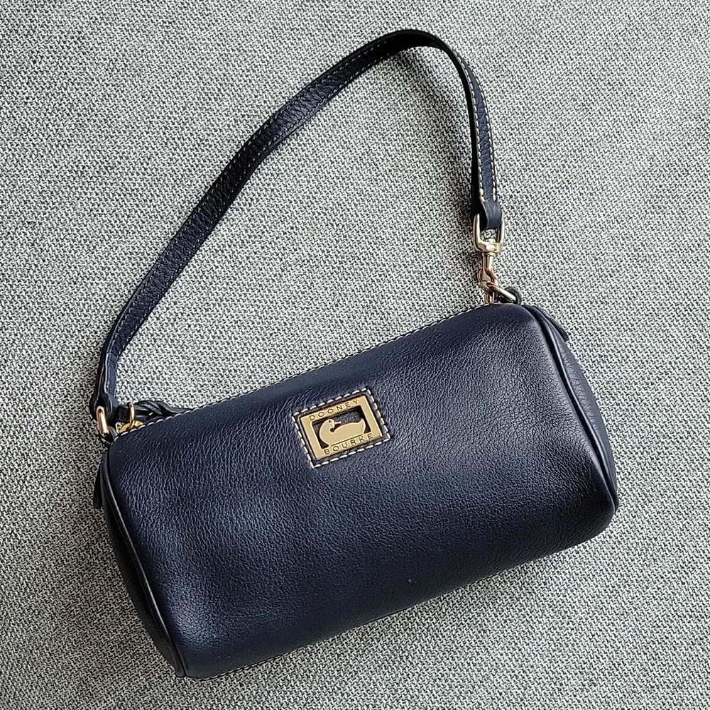 NWOT Dooney & Bourke Dark Navy Blue Leather Zip Shoulder Bag Clutch - Picture 1 of 6
